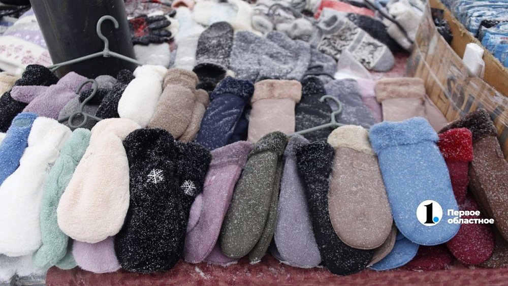 В Челябинске на Китайском рынке из‑за снега рухнули навесы