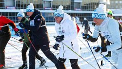 Министр спорта Олег Матыцин вышел на старт «Лыжни России» в Челябинске