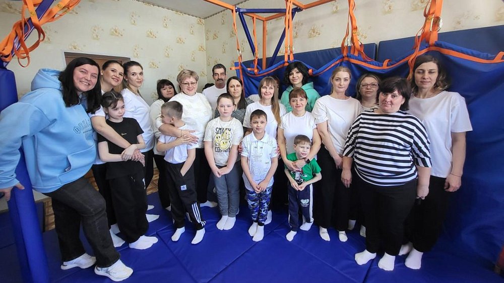 Сенсорный зал для детей с ОВЗ подарила Ирина Текслер карталинской школе