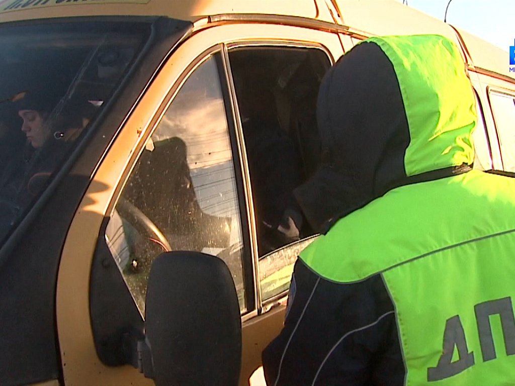 текст песни в последний раз. раз до дома провожал. солдат на перроне. девушка можно вас проводить только взглядом господа. расставание на перроне.