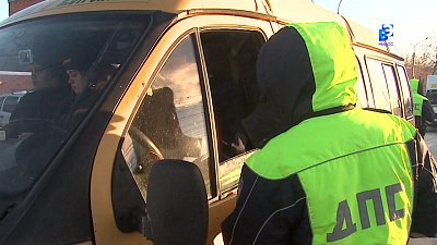 Сотрудники ГИБДД проводят рейды по маршруткам