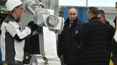Владимир Путин посетил «Завод роботов» в Челябинске