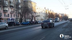 В Челябинске вычищают проезжую часть от снега