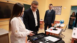 Президенту России в ходе совещания показали школу города Миасса