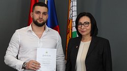 В Челябинске выбрали лучшие новогодние фасады