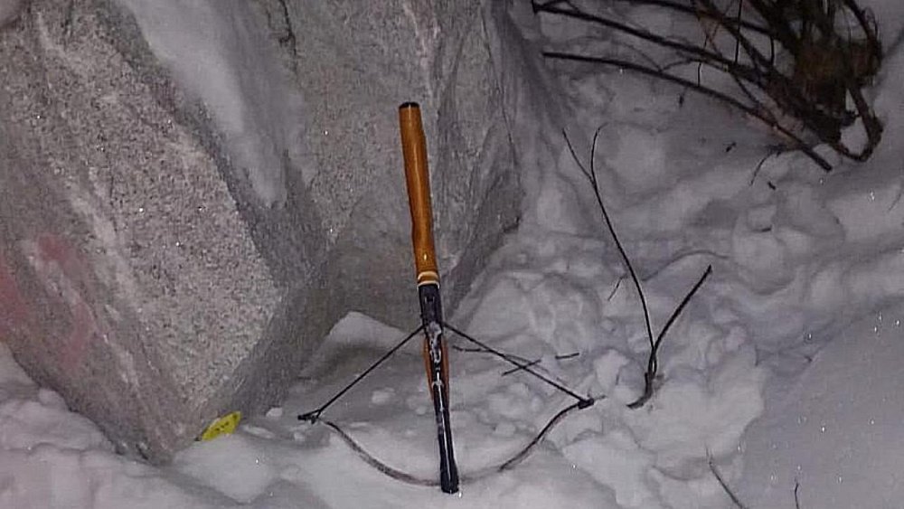 В Кыштыме задержали мужчину, пытавшегося из арбалета доставить в колонию марихуану