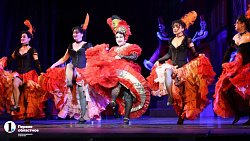 Солиста челябинской оперы Николая Глазкова поздравили с двумя юбилеями