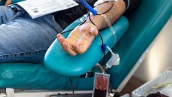 Пожарные, спасатели и росгвардейцы сдали кровь для больниц Челябинской области