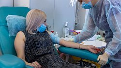 Пожарные, спасатели и росгвардейцы сдали кровь для больниц Челябинской области