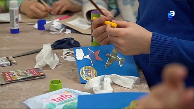 Школьники из ДК «Динамо» поздравляют бойцов с Днем защитника Отечества