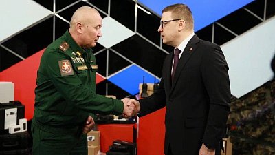 Челябинский губернатор передал партию оборудования для фронта