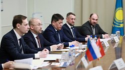 Алексей Текслер на встрече с послом Казахстана в РФ предложил варианты транзита грузов на Китай