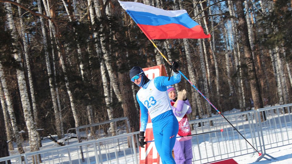 Владислав Вечканов из Златоуста выиграл лыжный марафон «Уральские жемчужины»