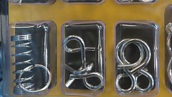 Челябинские таможенники пресекли ввоз шести тысяч металлических головоломок