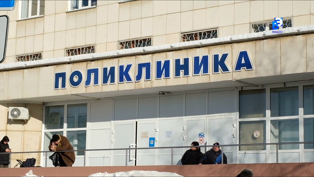 Завод «УРАЛ» оснащает больницу новой оргтехникой