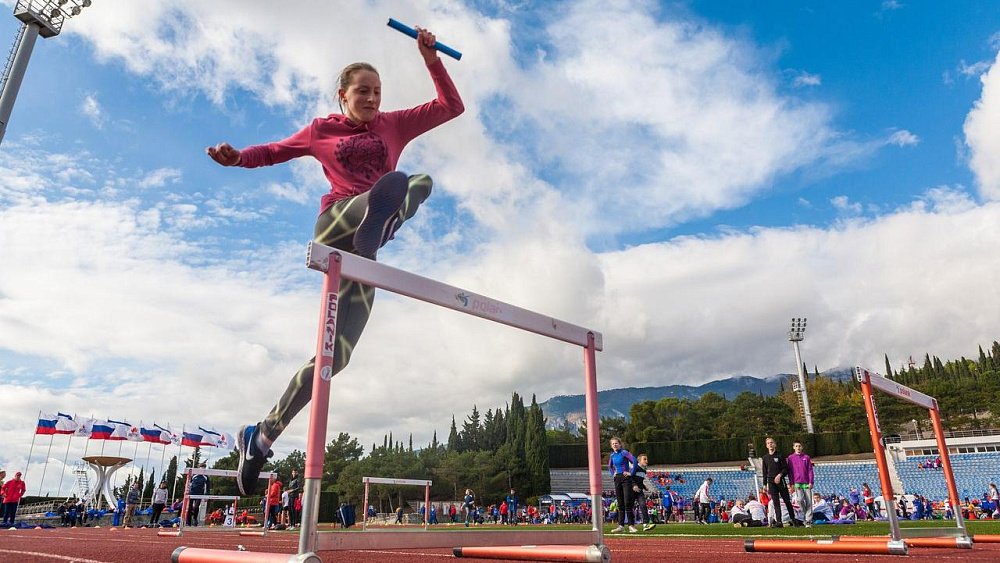 Президент РФ поручил ежегодно строить не менее 350 спортивных объектов в регионах