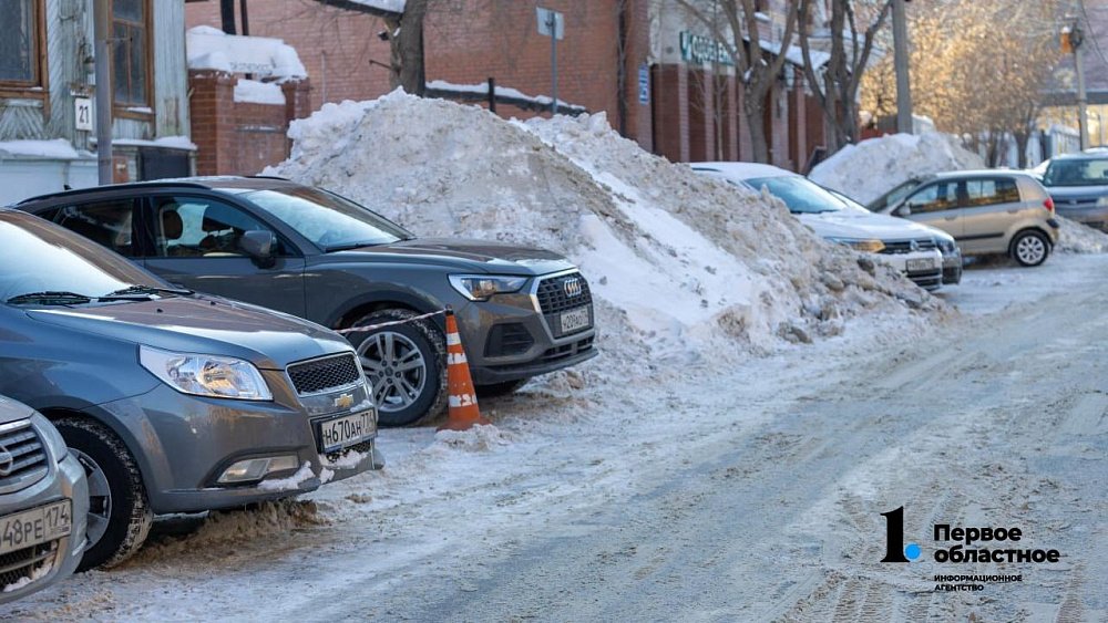 В Челябинске приступили к прогреву дождеприемных решеток