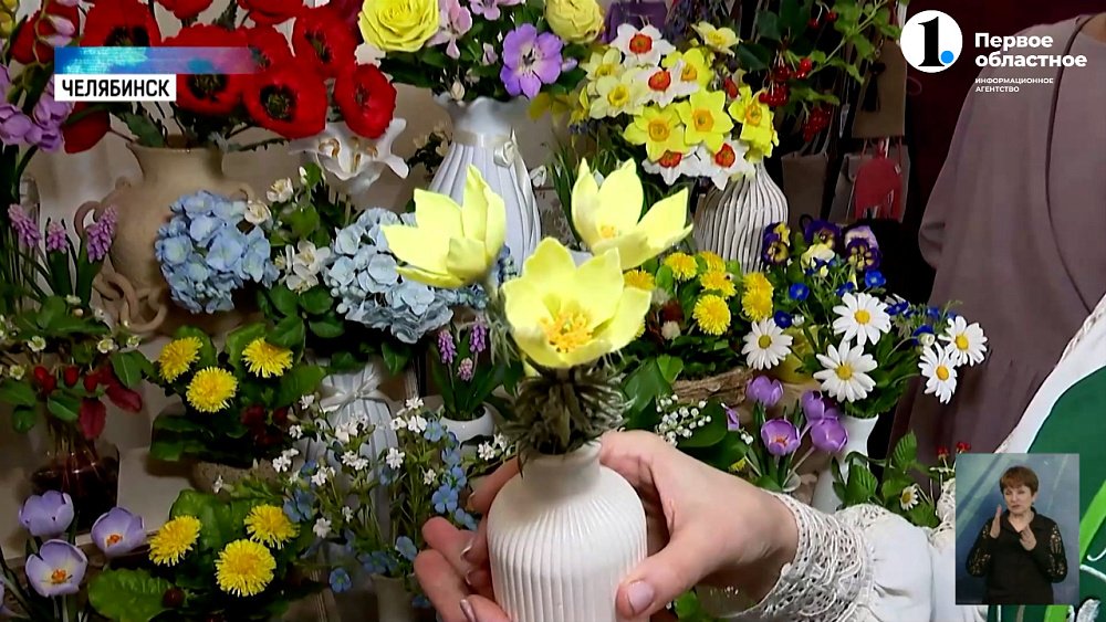 Мастера представили свое творчество на выставке «Уральские самоцветы»