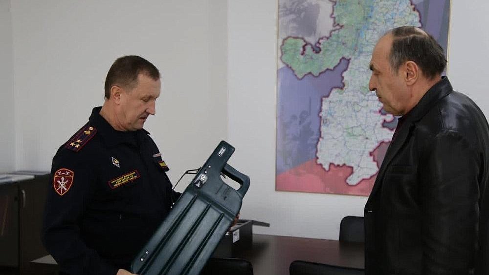 Челябинским росгвардейцам передали новейшие противодронные ружья