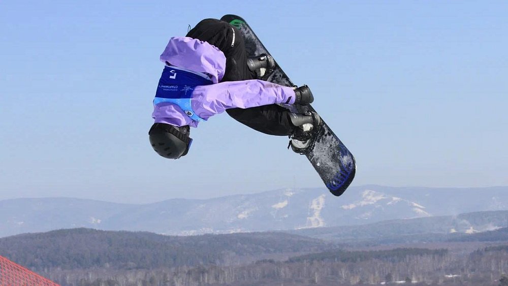 Илья Баскаков из Миасса завоевал серебро чемпионата России по сноуборду