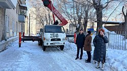 Власти Челябинска организовали очередной рейд по расчистке снега и сосулек с крыш