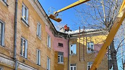 Власти Челябинска организовали очередной рейд по расчистке снега и сосулек с крыш