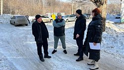 Власти Челябинска организовали очередной рейд по расчистке снега и сосулек с крыш