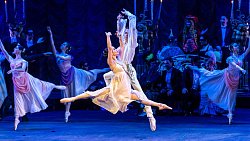 Ирина Текслер пригласила дзюдоисток Челябинской области в театр