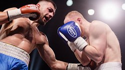 Боксер Константин Пономарев выиграл «Битву на Урале» в Челябинске