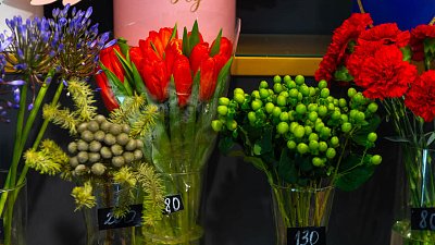 В антирейтинг подарков к 8 марта вошли сувениры, нижнее белье и носки