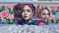 Челябинские граффитисты создали гигантскую открытку к 8 Марта