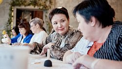 Алексей Текслер встретился с многодетными мамами на творческом мастер-классе