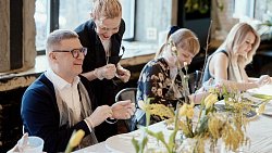 Алексей Текслер встретился с многодетными мамами на творческом мастер-классе