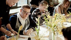 Алексей Текслер встретился с многодетными мамами на творческом мастер-классе