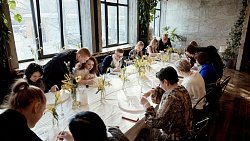 Алексей Текслер встретился с многодетными мамами на творческом мастер-классе