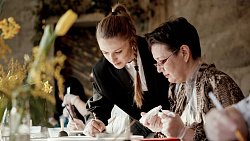 Алексей Текслер встретился с многодетными мамами на творческом мастер-классе