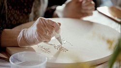 Алексей Текслер встретился с многодетными мамами на творческом мастер-классе