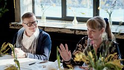 Алексей Текслер встретился с многодетными мамами на творческом мастер-классе