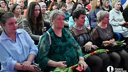 Женам и матерям военнослужащих из Челябинской области устроили предпраздничную фотоссесию