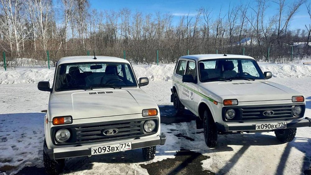 Больница в Уйском Челябинской области получила три новых автомобиля