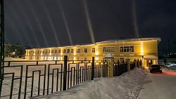 В Златоусте две школы первой половины XX века украсили подсветкой