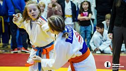 В дзюдо один шанс может изменить все — фоторепортаж с детского турнира в Челябинске