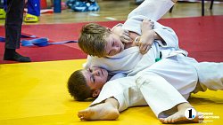 В дзюдо один шанс может изменить все — фоторепортаж с детского турнира в Челябинске