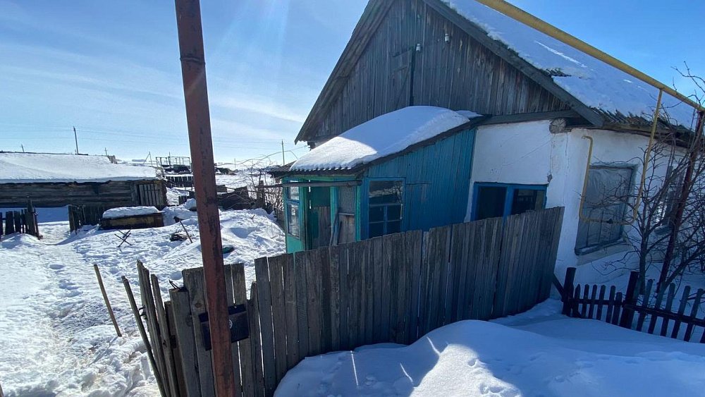 В Челябинской области мужчину арестовали по обвинению в убийстве брата в частном доме