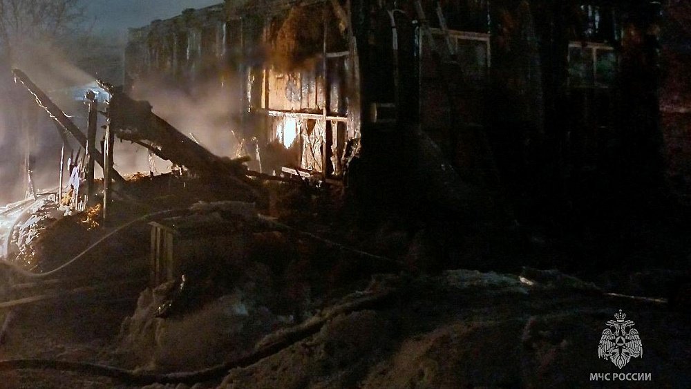 В деревне под Челябинском мужчина погиб на пожаре в частном доме