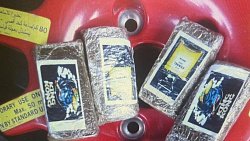 В машине задержанного в Кыштыме наркодилера нашли 10 свертков с веществами