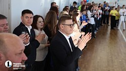 Алексей Текслер открыл физкультурно-оздоровительный комплекс в Долгодеревенском