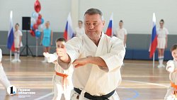 Алексей Текслер открыл физкультурно-оздоровительный комплекс в Долгодеревенском