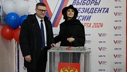 Губернатор Челябинской области Алексей Текслер принял участие в голосовании на выборах президента России