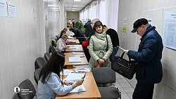 «Голосовать — это традиция». Как принимают участие в выборах президента челябинцы